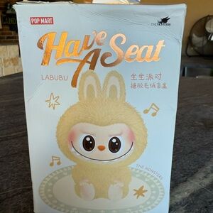 🌺Authentic NIB - Sealed- nvr opened- Pop Mart Have a Seat LABUBU🌺